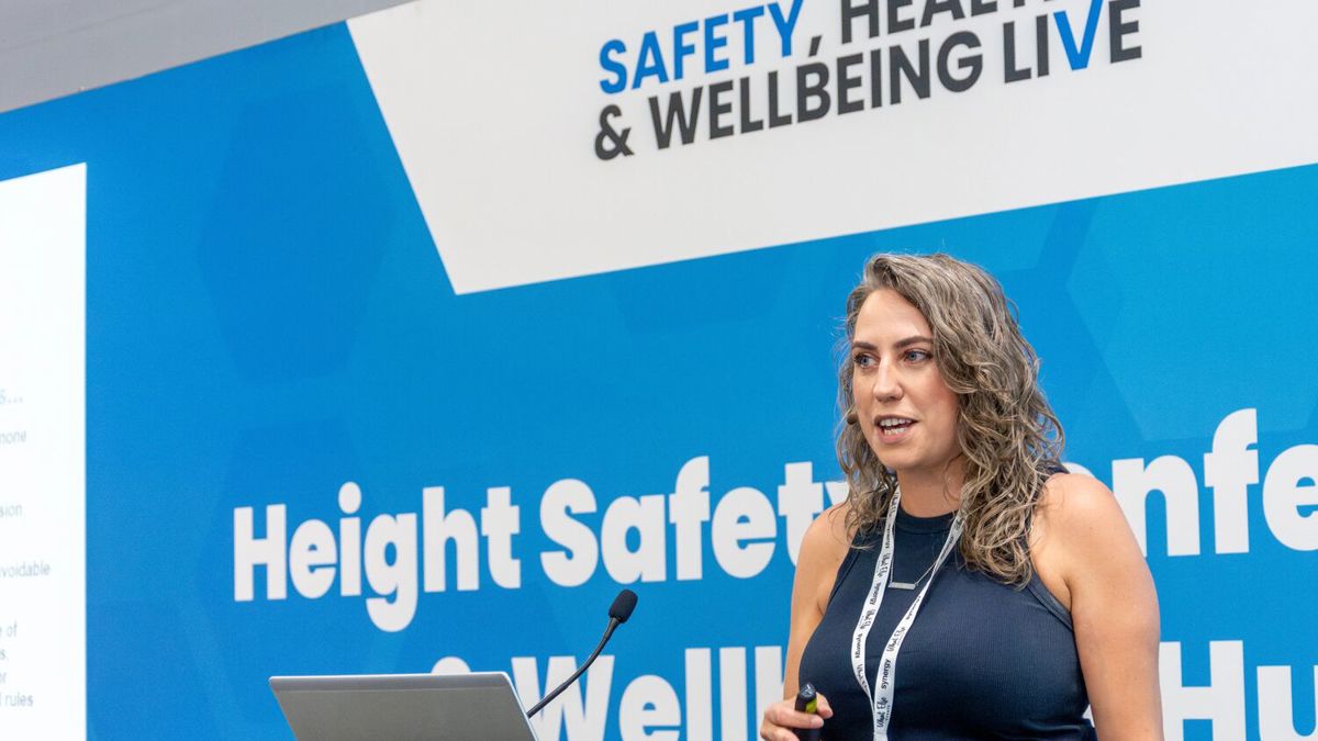 Kelly Nicoll presenting at SHW Live event