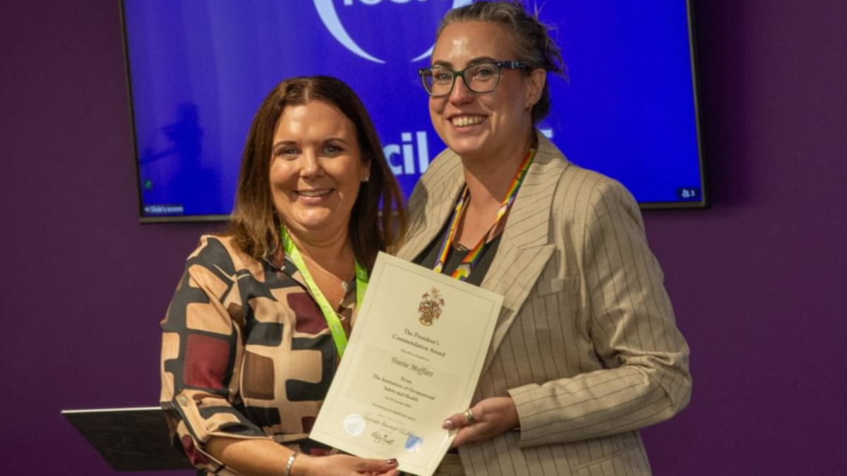 Yvette Moffatt receiving her President’s Commendation Award